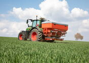 Axis spreader from Rauch with AccoSat speed measurement in use